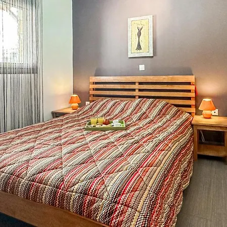 4 Bedroom Lovely In Xiropigado