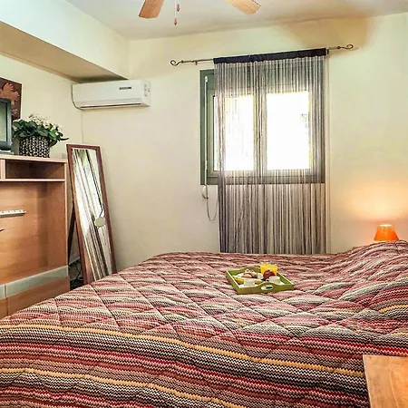 4 Bedroom Lovely In Дом отдыха Ксиропигадо