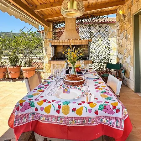 Дом отдыха 4 Bedroom Lovely In