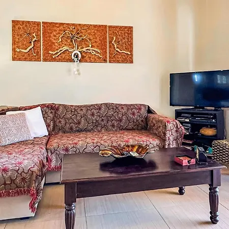 Дом отдыха 4 Bedroom Lovely In Ксиропигадо